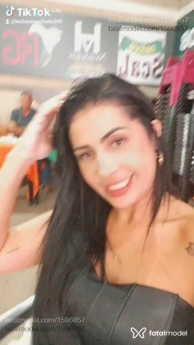 Acompanhante mulher com cabelo castanho de olhos mel em Morrinhos - Laiss