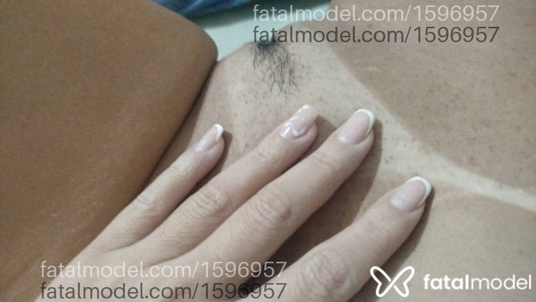 Acompanhante mulher com cabelo castanho de olhos mel - Laiss