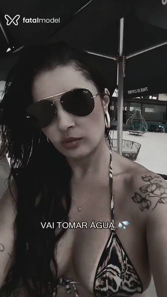 Acompanhante mulher com cabelo castanho de olhos mel - Laiss