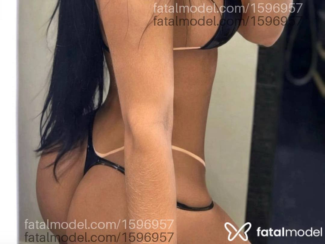 Acompanhante mulher com cabelo castanho de olhos mel - Laiss