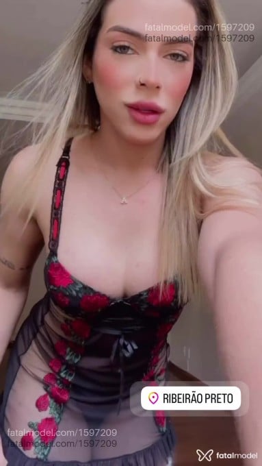 Acompanhante mulher trans loira (o) de olhos verdes em Belo Horizonte - Anny Alves