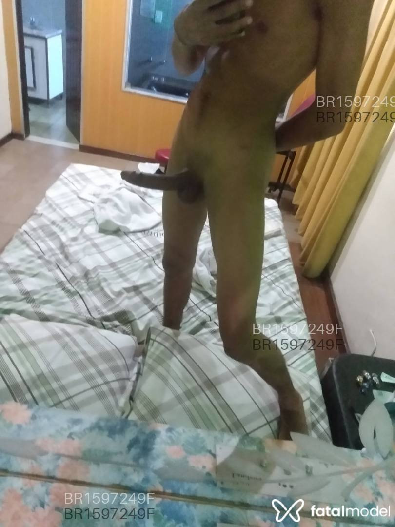 Acompanhante homem com cabelo castanho de olhos verdes em Virtual - Cabelinho