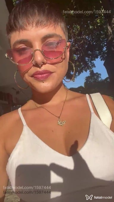 Acompanhante mulher com cabelo castanho de olhos verdes em Rio de Janeiro - Gina