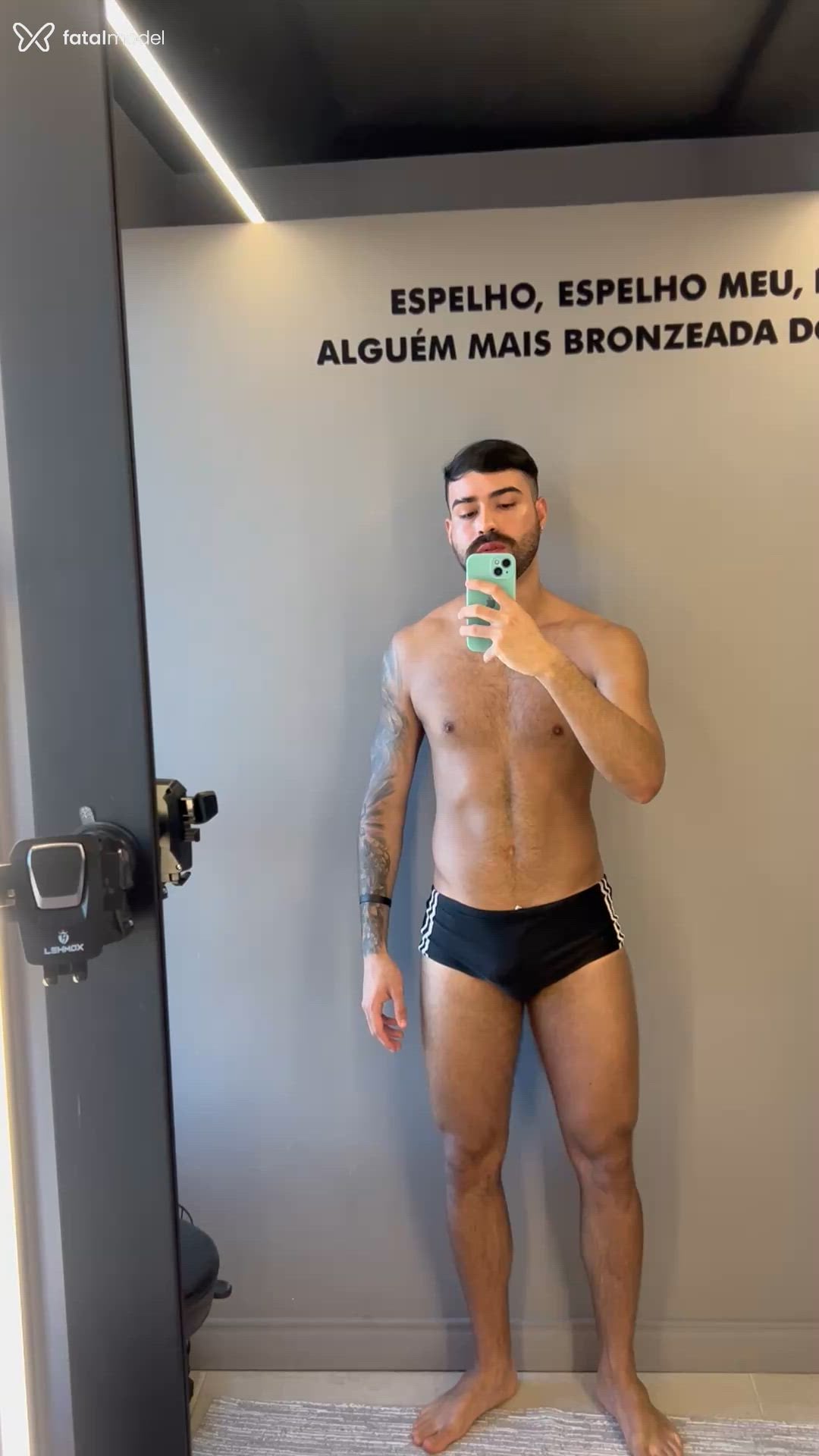 Acompanhante homem morena (o) de olhos castanhos - Victor silva