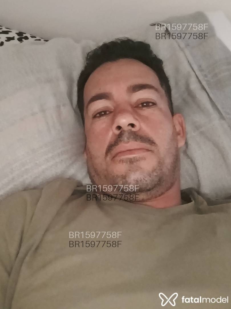 Acompanhante homem com cabelo castanho de olhos castanhos em João Pessoa Acompanhante homem com cabelo castanho de olhos castanhos em João Pessoa - Fabricio