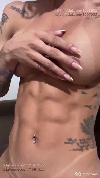 Acompanhante mulher trans morena (o) de olhos castanhos em Virtual - Minajinha