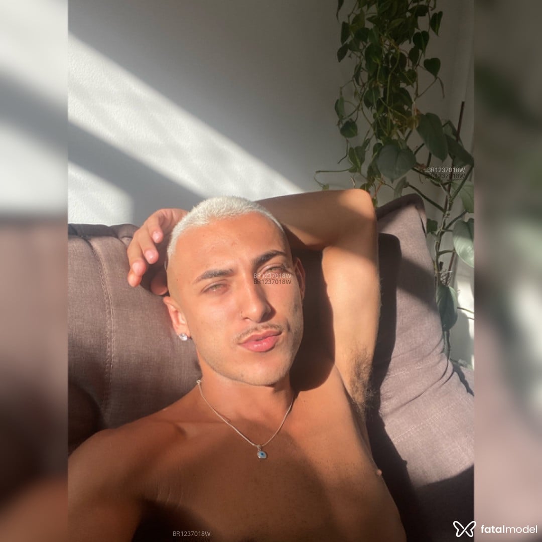 Acompanhante homem loira (o) de olhos verdes em Belo Horizonte - Vinicius Silva