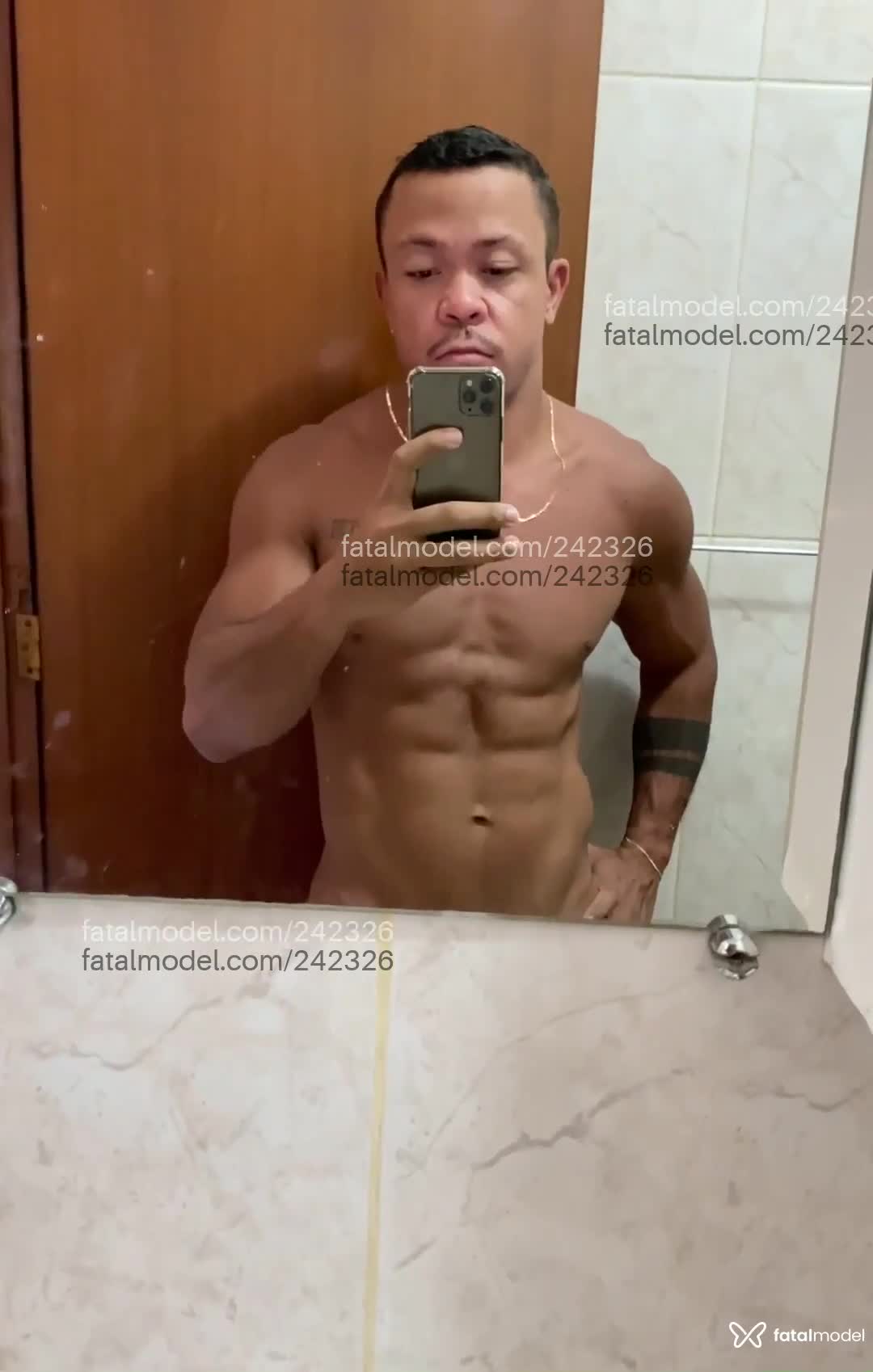 Acompanhante homem morena (o) de olhos castanhos em Rio de Janeiro Acompanhante homem morena (o) de olhos castanhos em Rio de Janeiro - Eduardo Menzorr