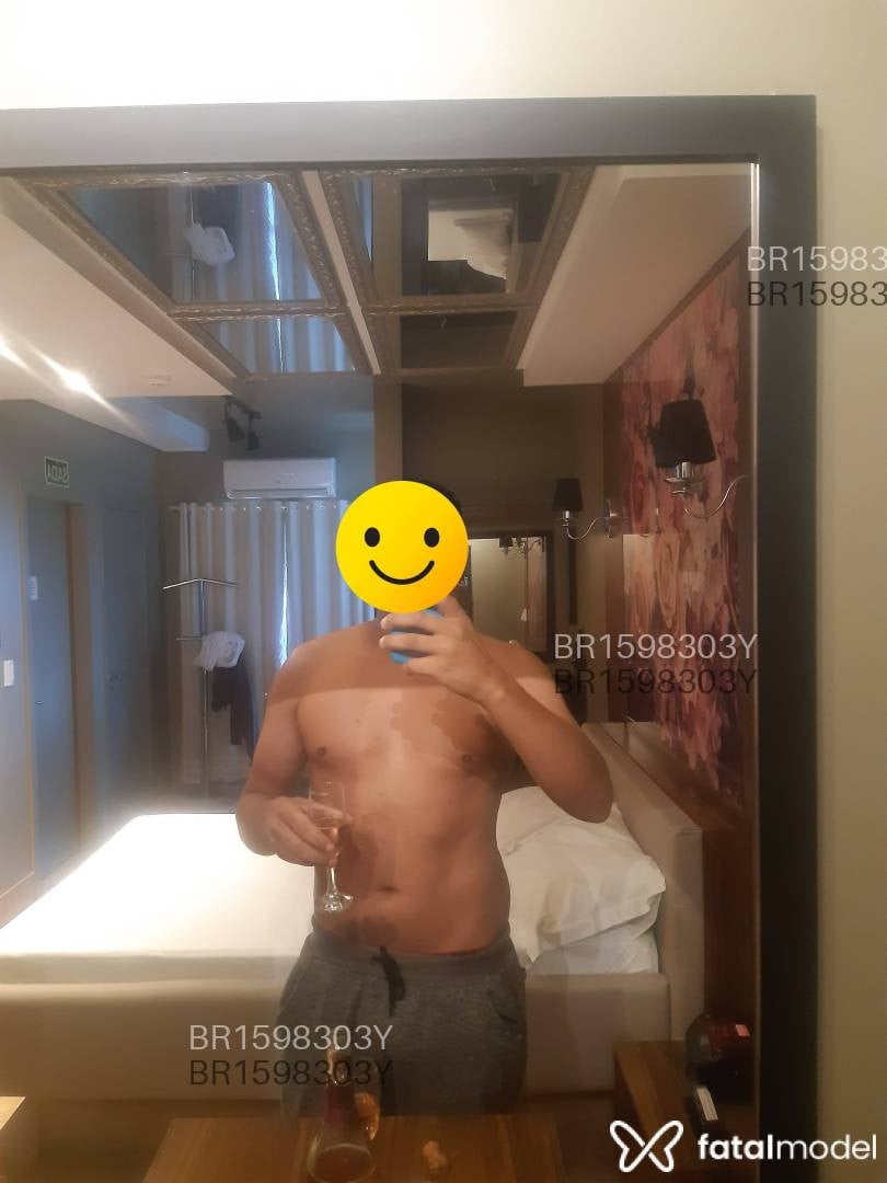 Acompanhante homem morena (o) de olhos castanhos em Bento Gonçalves Acompanhante homem morena (o) de olhos castanhos em Bento Gonçalves - Jeferson