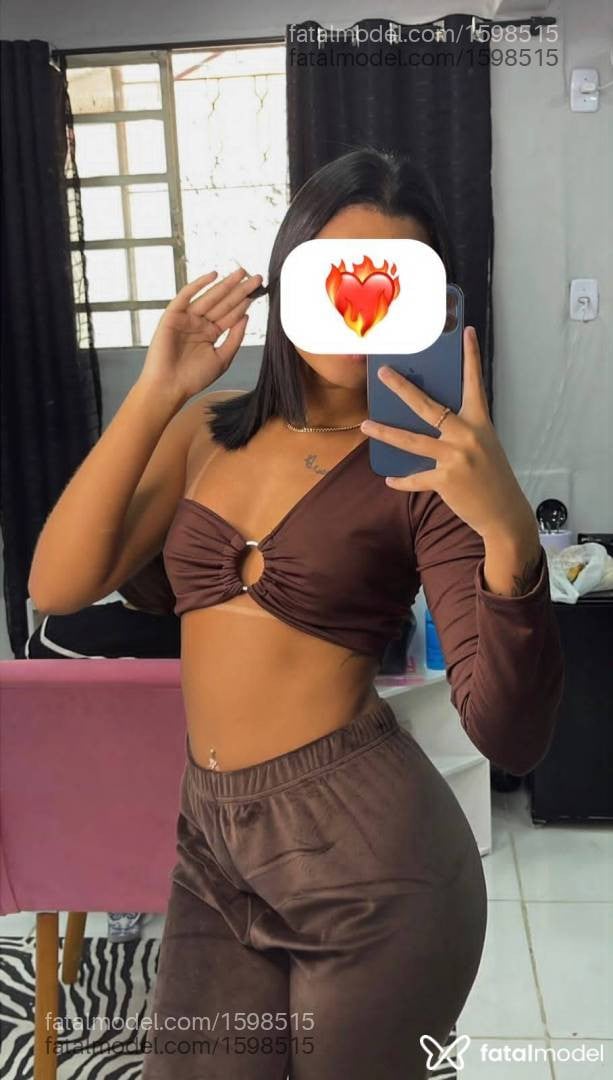 Acompanhante mulher com cabelo castanho de olhos castanhos - Tokio