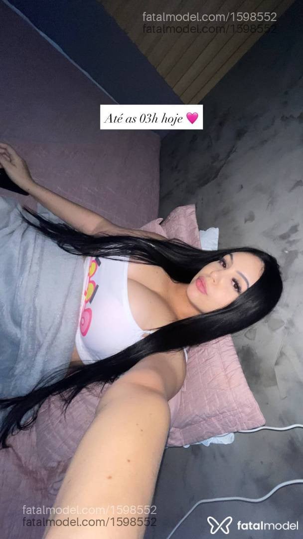 Acompanhante mulher morena (o) de olhos castanhos - Letícia