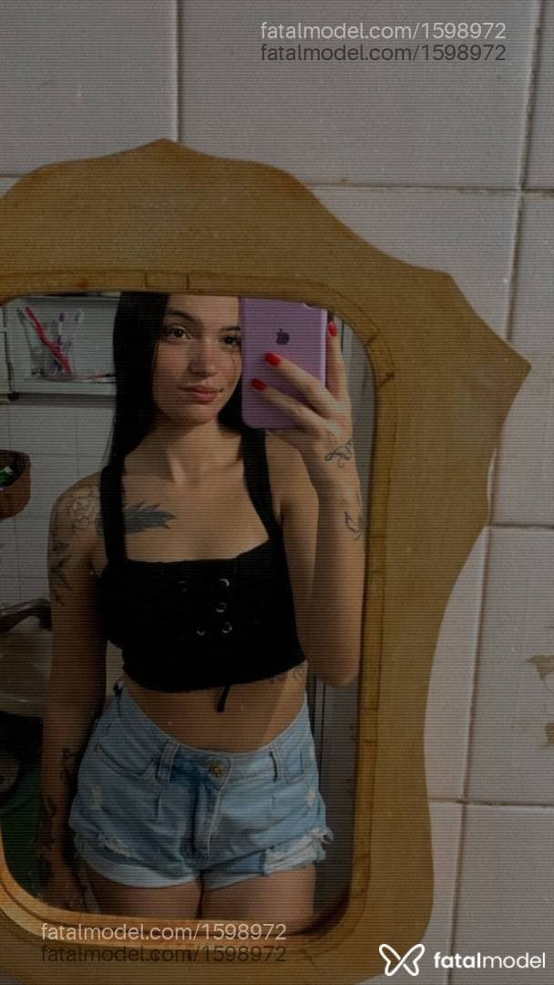 Acompanhante mulher morena (o) de olhos castanhos - Tainá