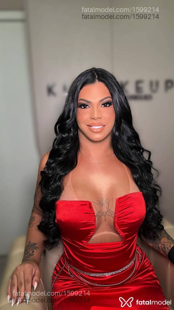 Acompanhante travesti morena (o) de olhos pretos - Lauanny Medeiros