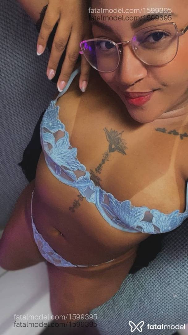 Acompanhante mulher com cabelo castanho de olhos castanhos - Maya Prado
