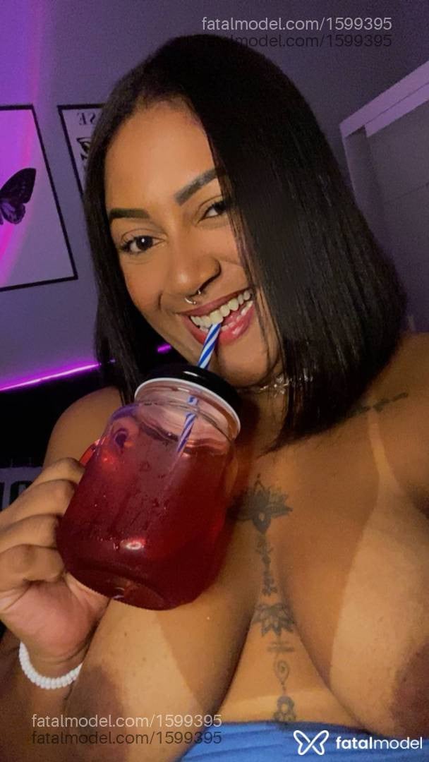 Acompanhante mulher com cabelo castanho de olhos castanhos - Maya Prado