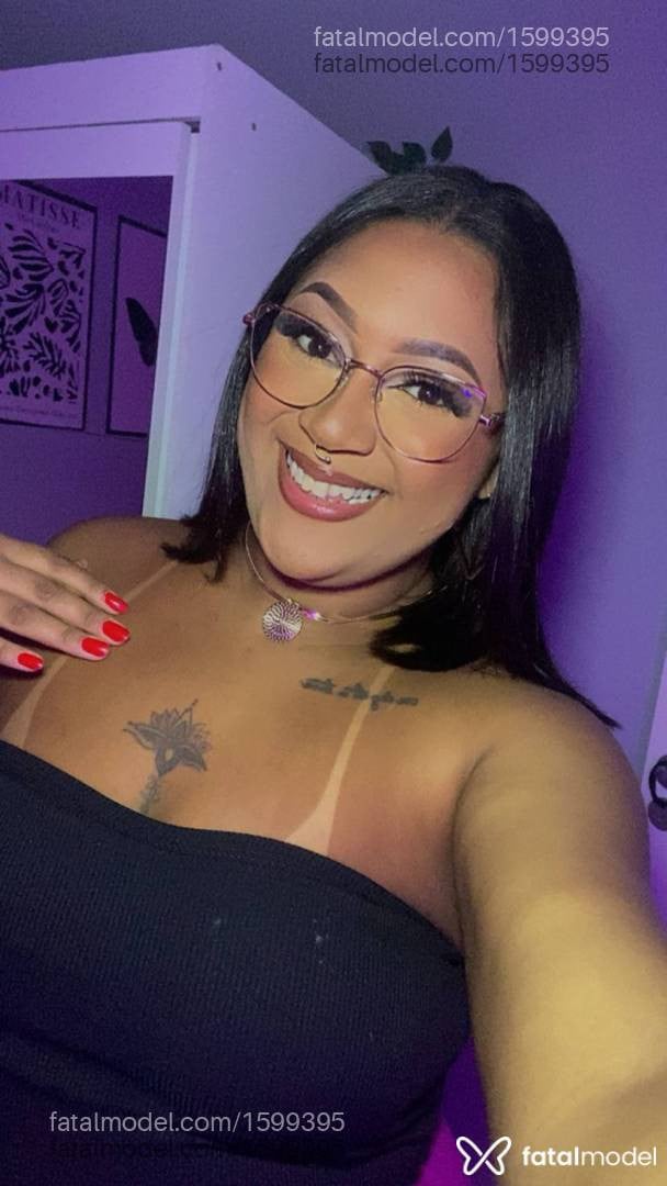 Acompanhante mulher com cabelo castanho de olhos castanhos - Maya Prado