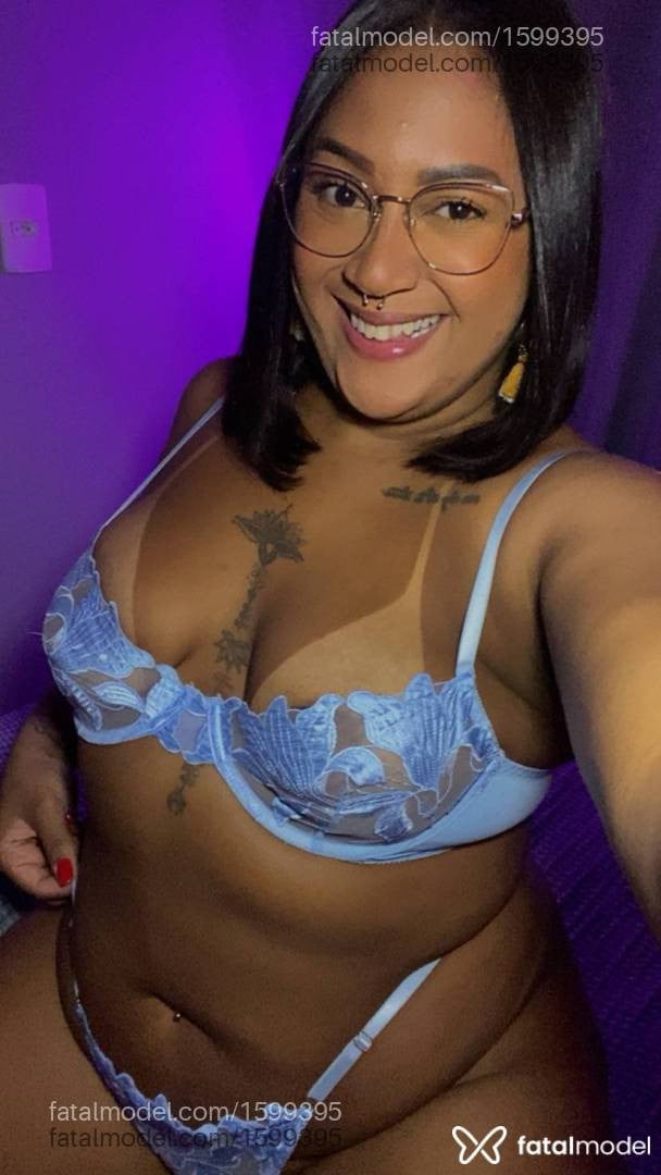 Acompanhante mulher com cabelo castanho de olhos castanhos - Maya Prado