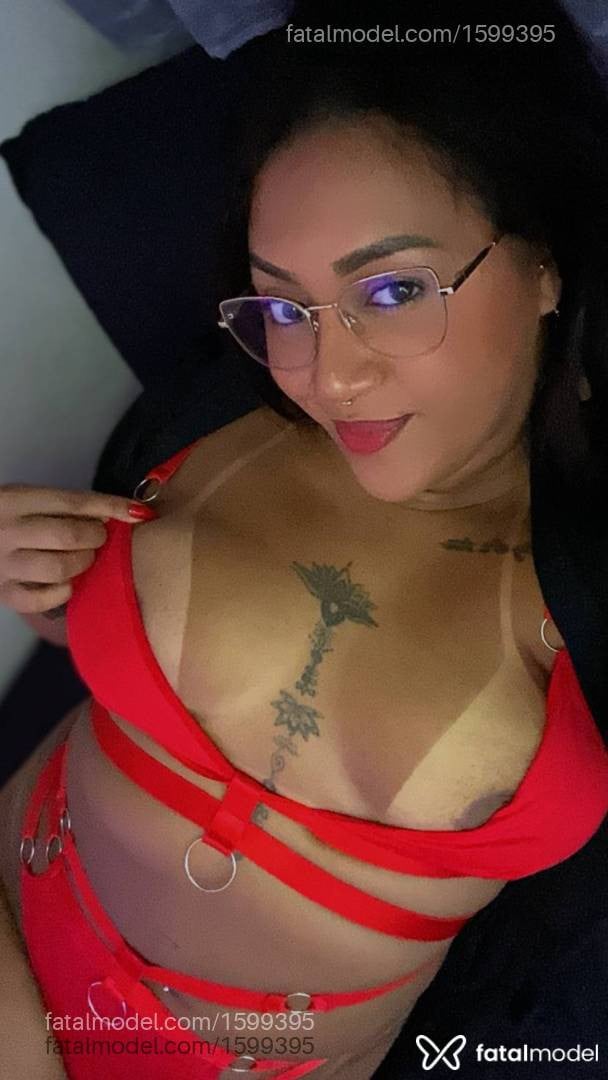 Acompanhante mulher com cabelo castanho de olhos castanhos - Maya Prado