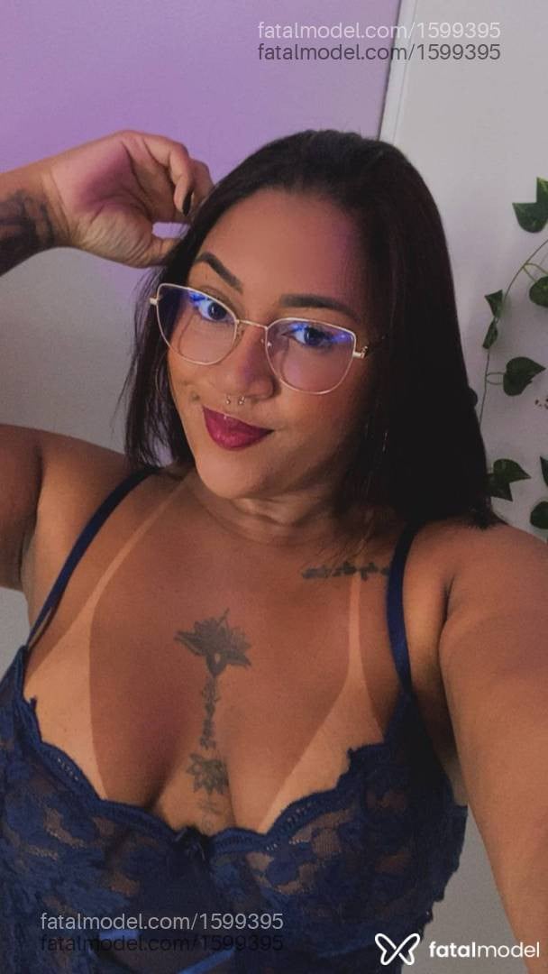 Acompanhante mulher com cabelo castanho de olhos castanhos - Maya Prado