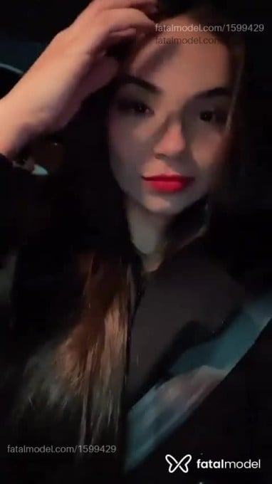 Acompanhante mulher com cabelo castanho de olhos mel em São Bento do Sul - Isabela Monteiro