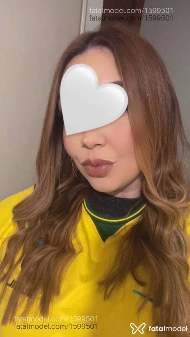 Acompanhante mulher loira (o) de olhos castanhos - Luna