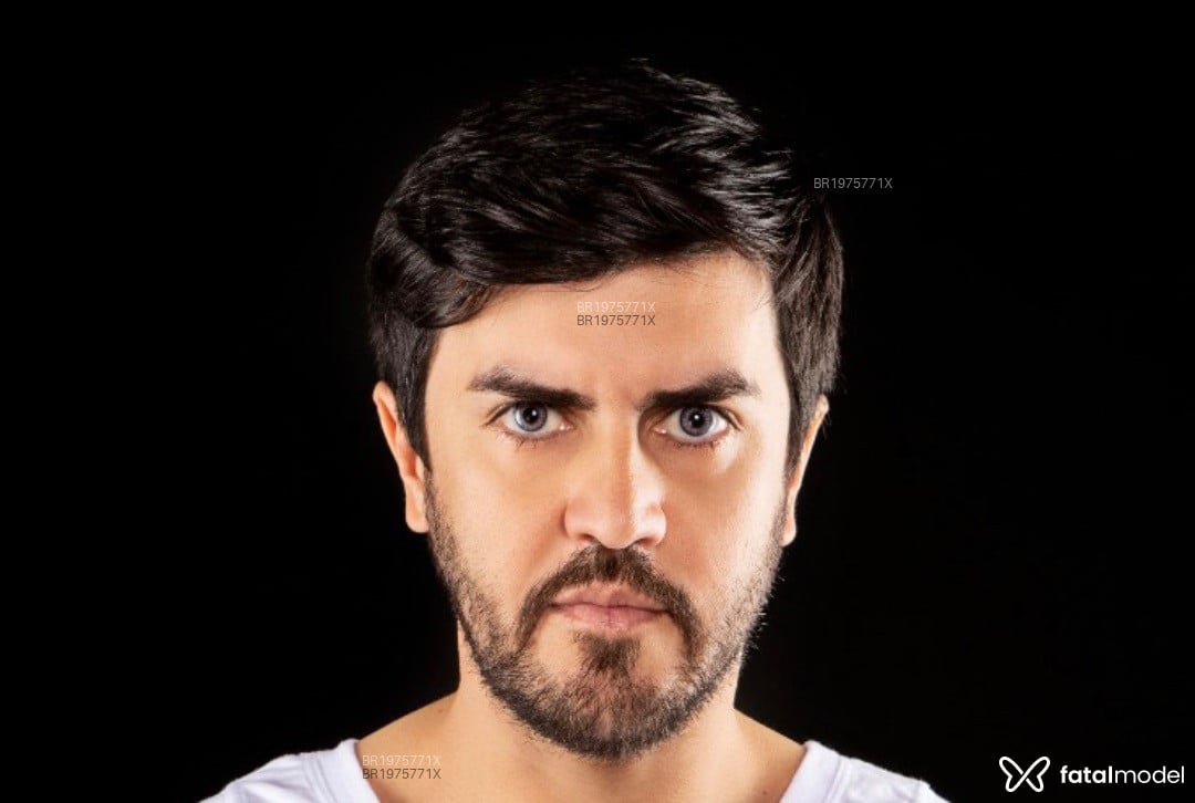 Acompanhante homem com cabelo castanho de olhos azuis em São Paulo - Marco Fernandes