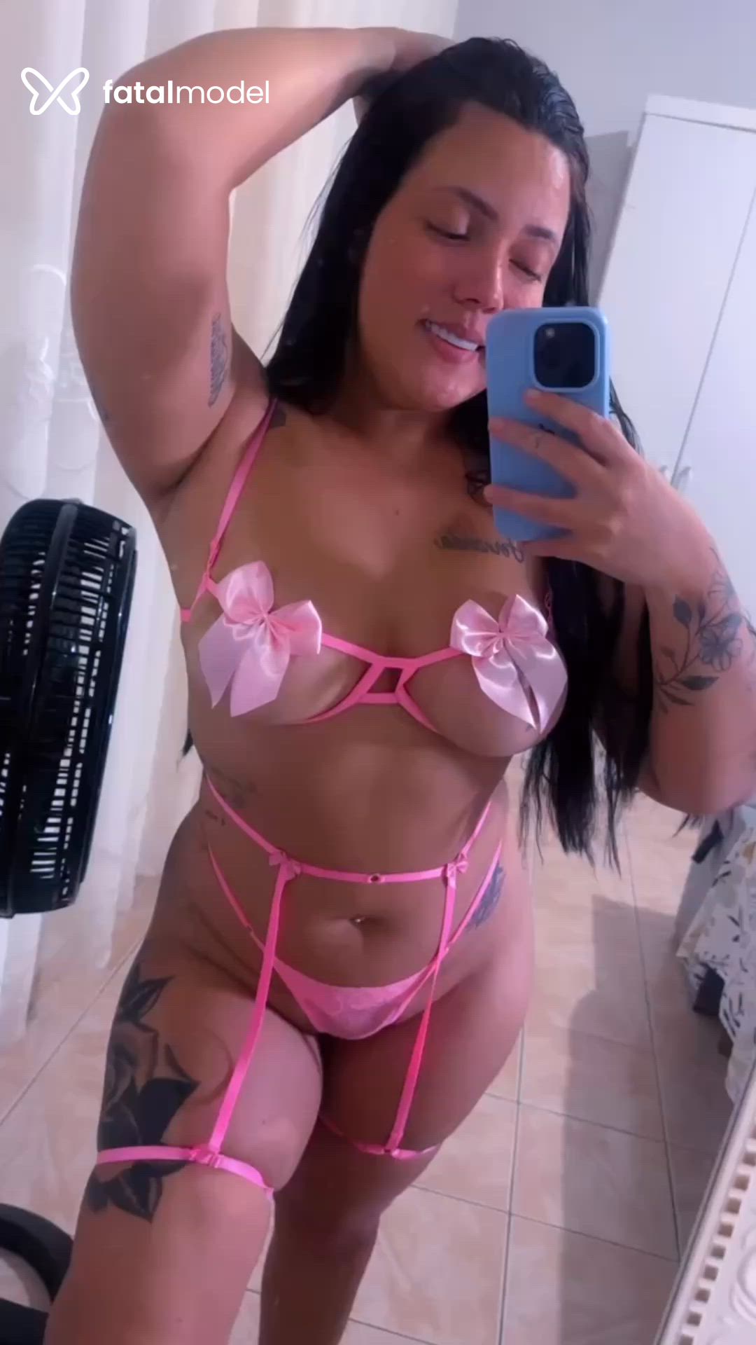 Acompanhante mulher com cabelo castanho de olhos castanhos - Maria Júlia Mello Acompanhante mulher com cabelo castanho de olhos castanhos - Maria Júlia Mello