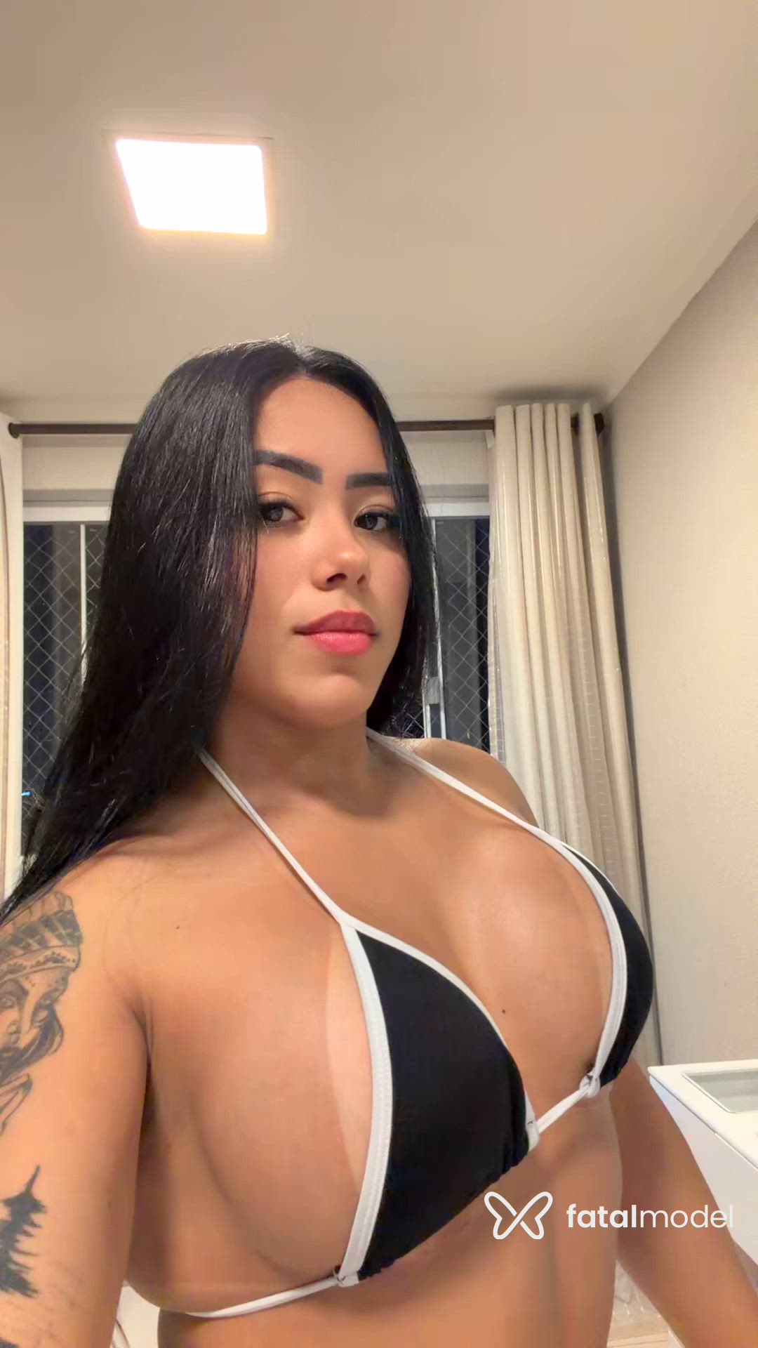 Acompanhante mulher morena (o) de olhos castanhos - Zaya Kai