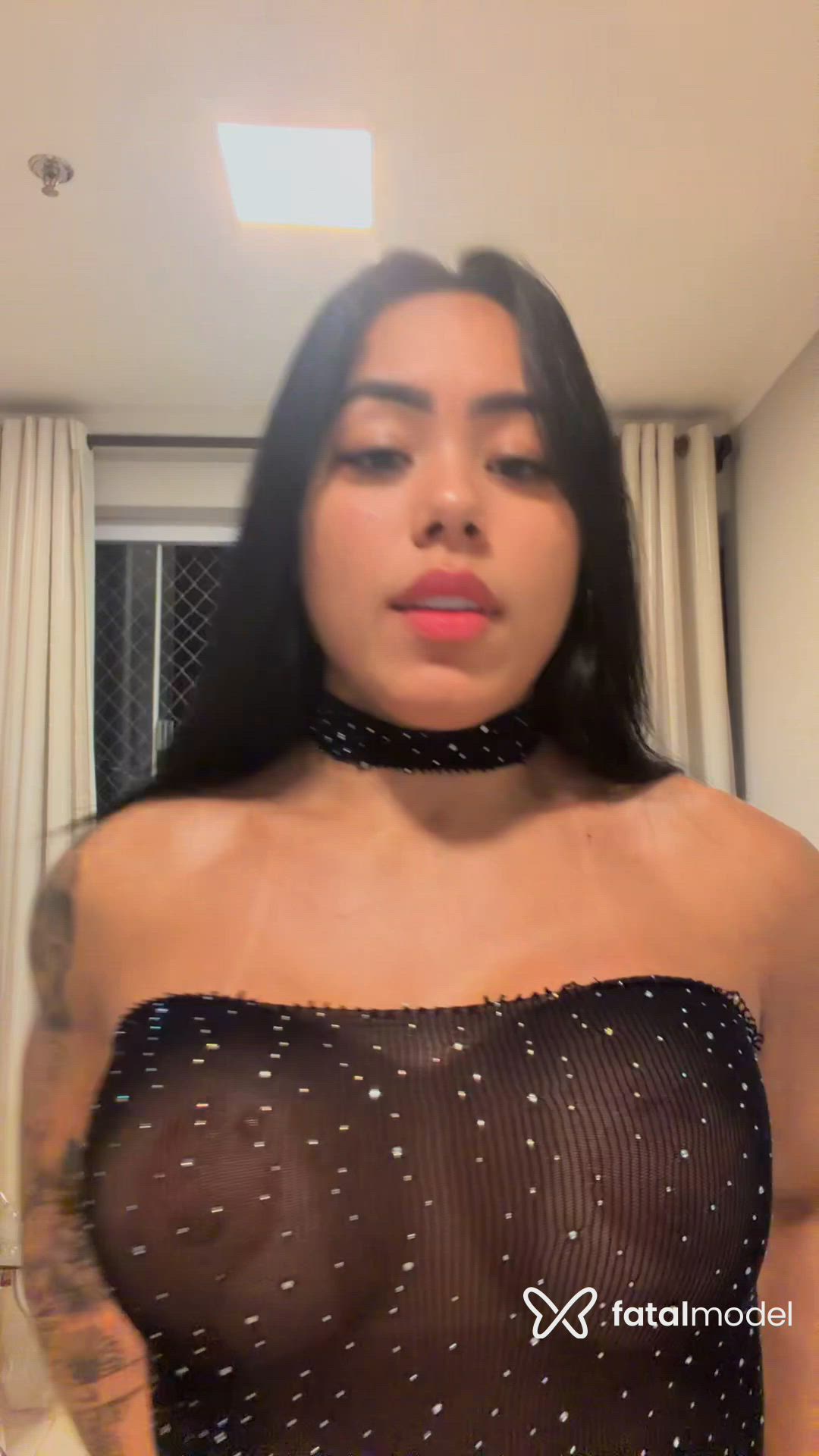 Acompanhante mulher morena (o) de olhos castanhos - Zaya Kai Acompanhante mulher morena (o) de olhos castanhos - Zaya Kai