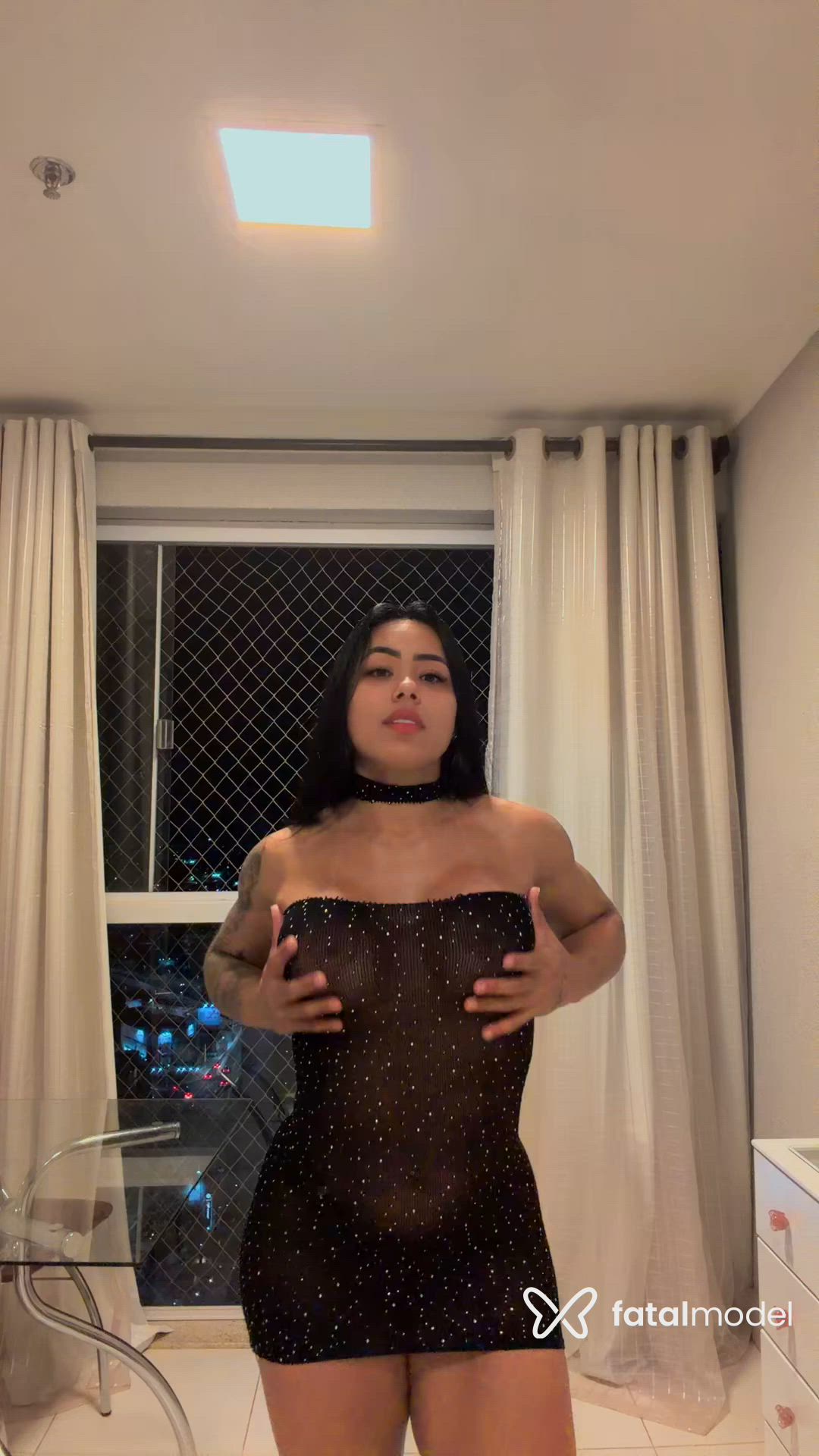 Acompanhante mulher morena (o) de olhos castanhos - Zaya Kai Acompanhante mulher morena (o) de olhos castanhos - Zaya Kai