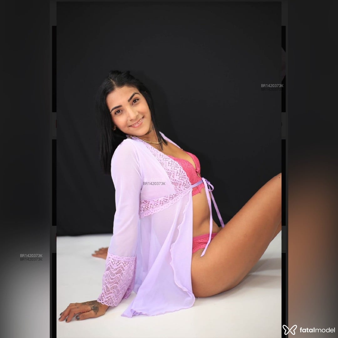 Acompanhante mulher morena (o) de olhos castanhos em Assis Acompanhante mulher morena (o) de olhos castanhos em Assis - Nairobe