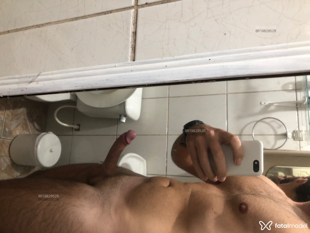Acompanhante homem com cabelo castanho de olhos castanhos - Lisandro