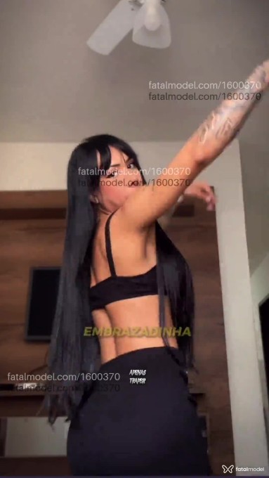 Acompanhante mulher morena (o) de olhos pretos - Paula Tavares Acompanhante mulher morena (o) de olhos pretos - Paula Tavares
