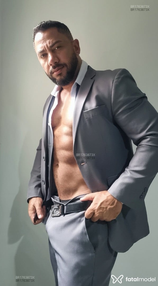 Acompanhante homem morena (o) de olhos castanhos em São Paulo Acompanhante homem morena (o) de olhos castanhos em São Paulo - DrPuto