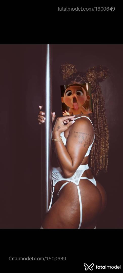 Acompanhante mulher com cabelo castanho de olhos pretos - Keyla Fer Acompanhante mulher com cabelo castanho de olhos pretos - Keyla Fer
