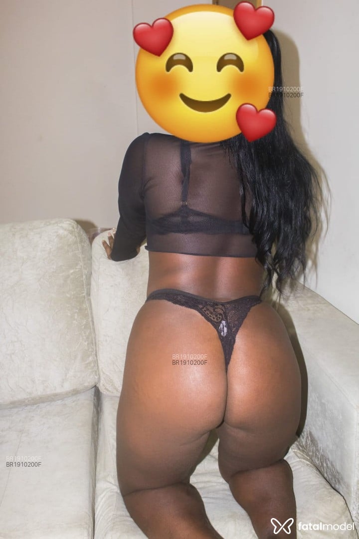 Acompanhante mulher com cabelo castanho de olhos pretos em Rio de Janeiro - Heloisa