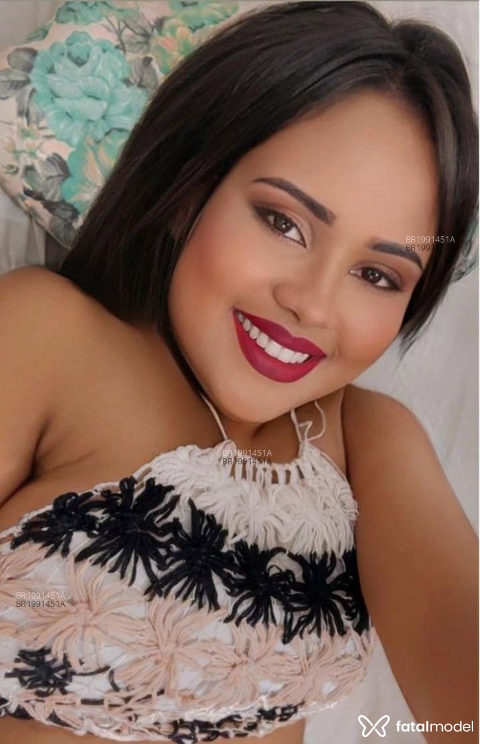 Acompanhante mulher morena (o) de olhos castanhos - Nicole Ferraz Acompanhante mulher morena (o) de olhos castanhos - Nicole Ferraz