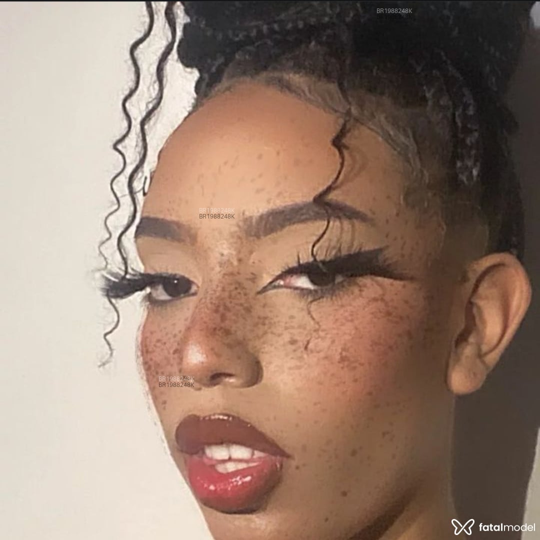 Acompanhante mulher trans morena (o) de olhos pretos em São Paulo - Stella Bennett