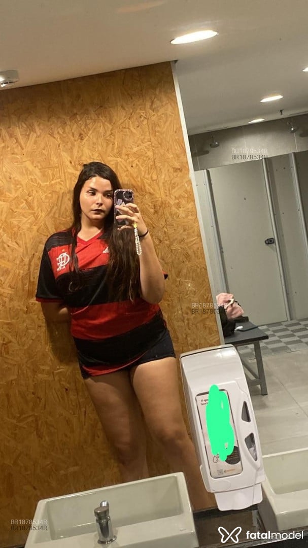 Acompanhante mulher trans morena (o) de olhos castanhos em São Paulo - Roberta