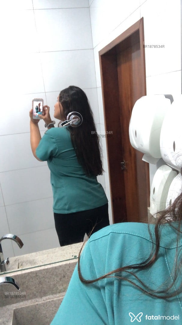 Acompanhante mulher trans morena (o) de olhos castanhos em São Paulo - Roberta