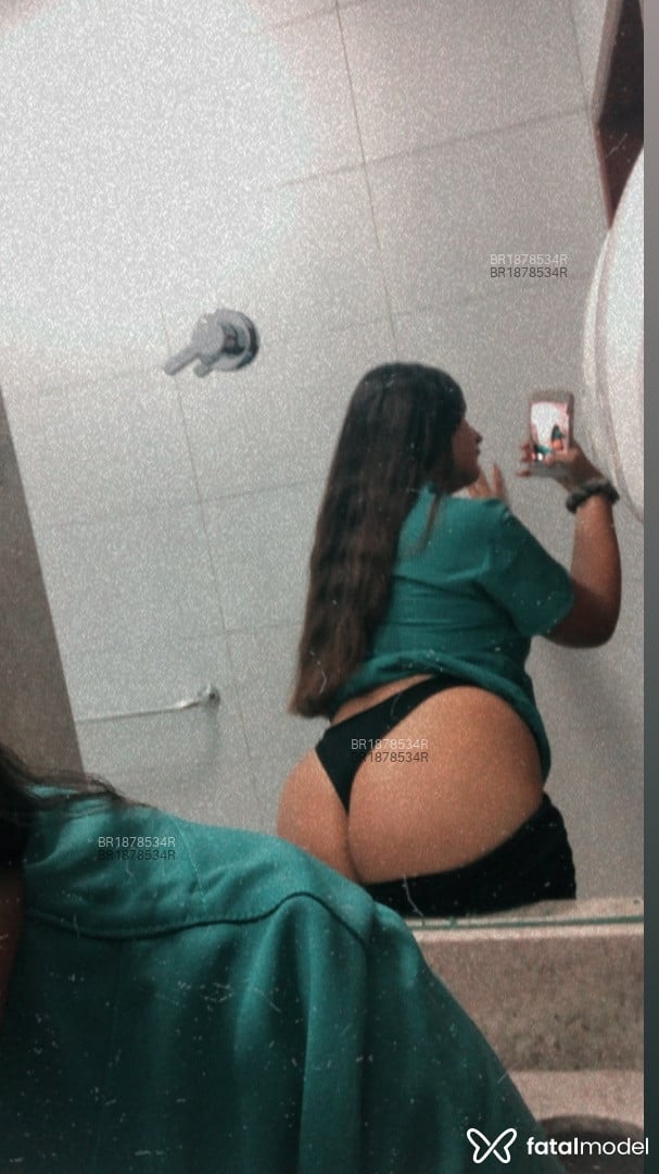 Acompanhante mulher trans morena (o) de olhos castanhos em São Paulo - Roberta