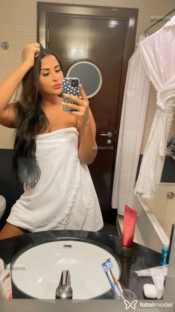 Acompanhante mulher morena (o) de olhos mel em Virtual - Amanda Sauer