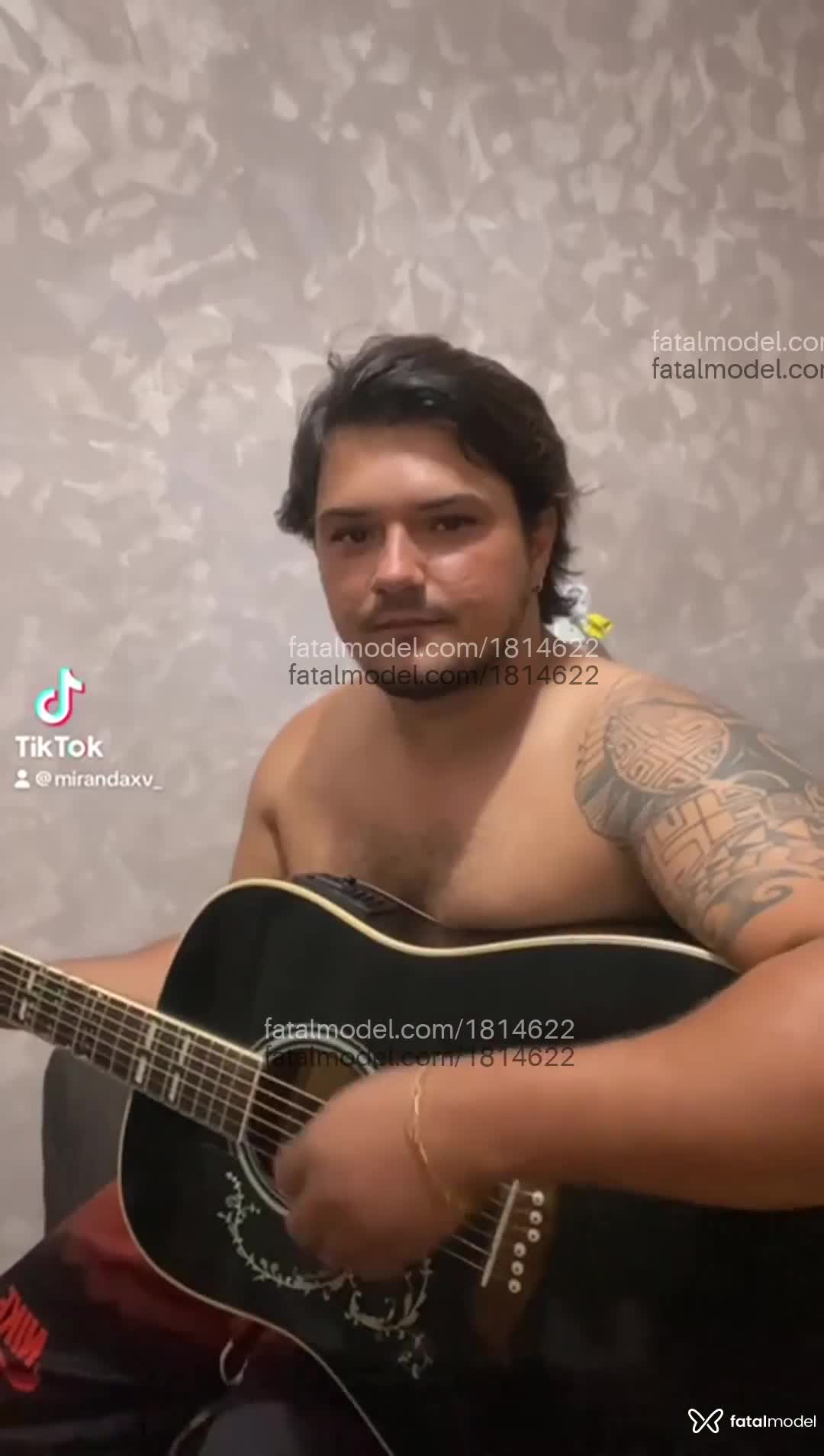 Acompanhante homem morena (o) de olhos pretos em Salvador - Miranda