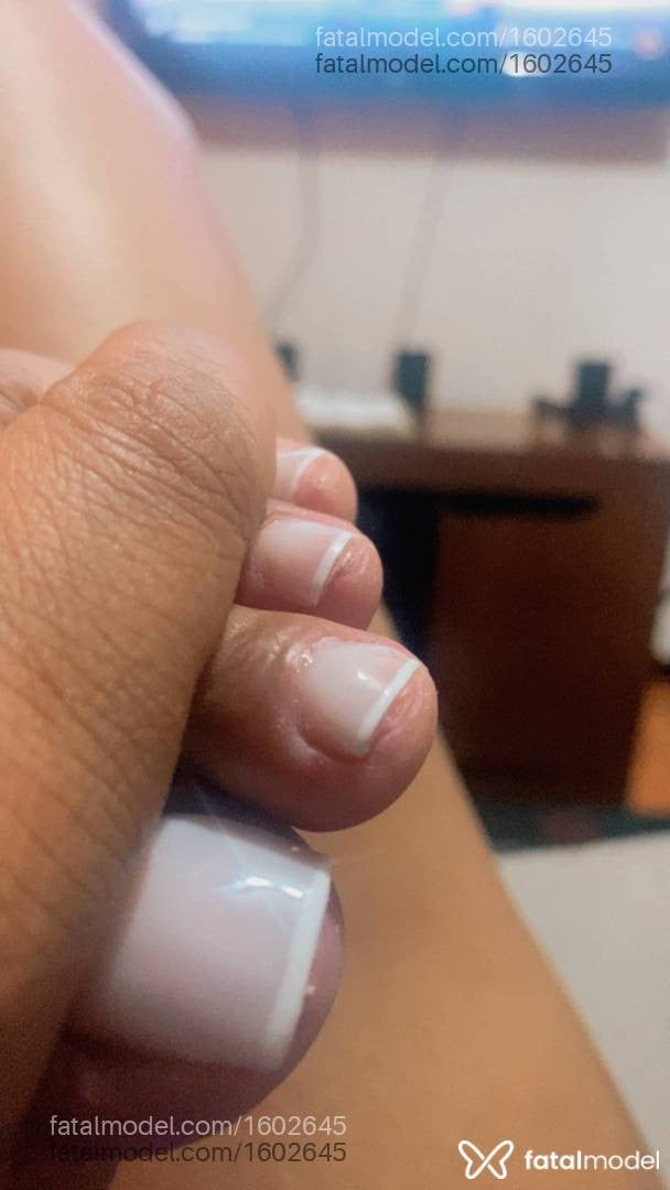 Acompanhante travesti com cabelo castanho de olhos pretos - Claudia Gonçalves