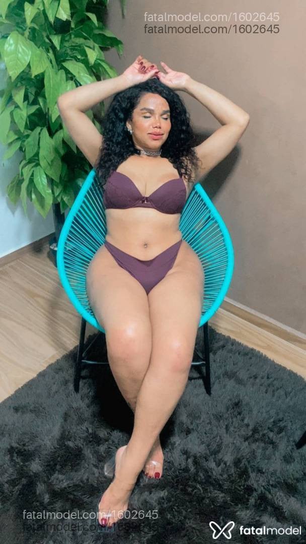 Acompanhante travesti com cabelo castanho de olhos pretos em Guaxupé - Claudia Gonçalves