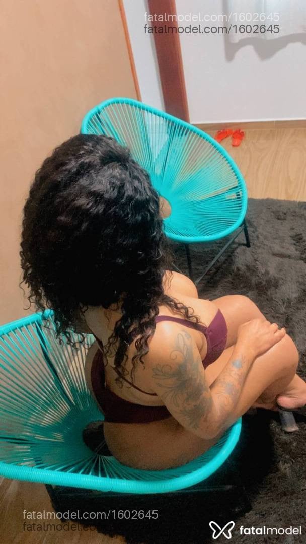 Acompanhante travesti com cabelo castanho de olhos pretos - Claudia Gonçalves Acompanhante travesti com cabelo castanho de olhos pretos - Claudia Gonçalves
