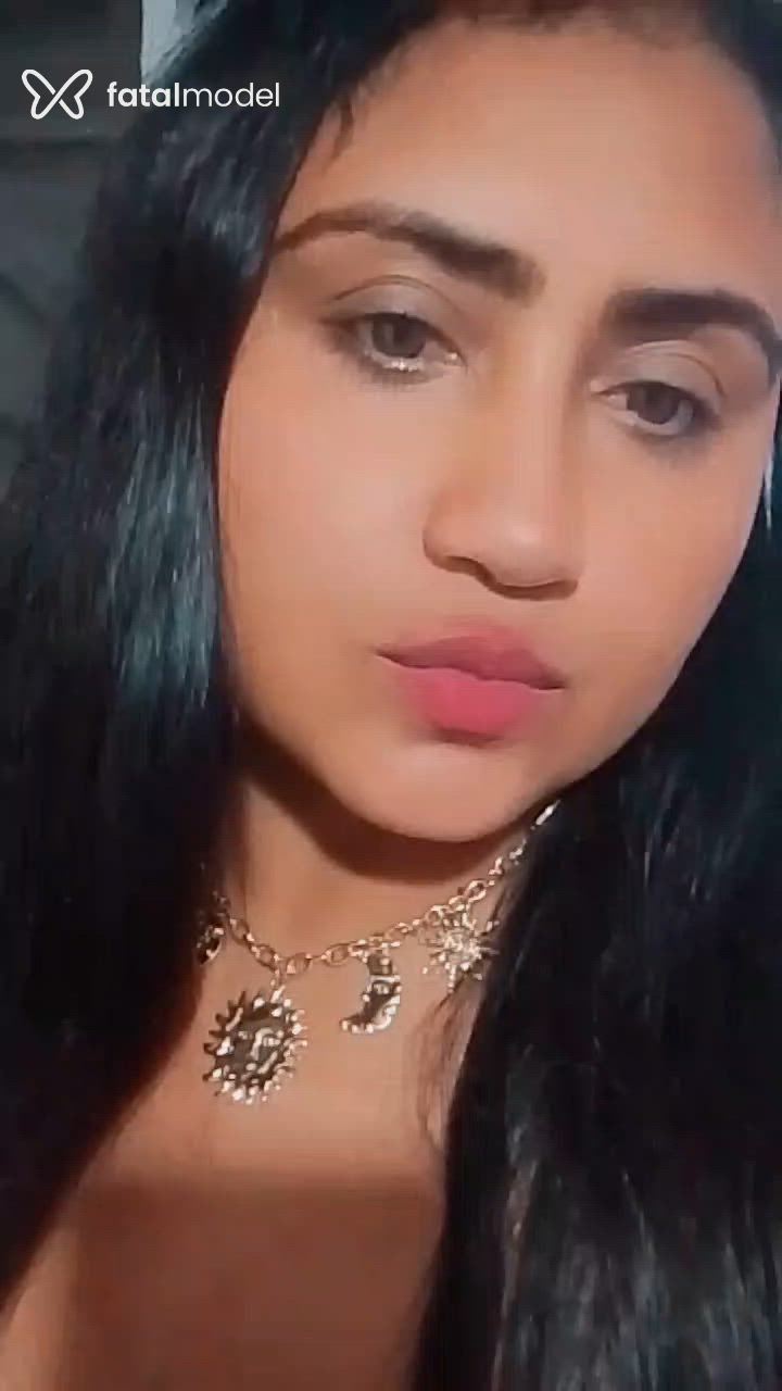 Acompanhante mulher com cabelo castanho de olhos mel - Mayumi Acompanhante mulher com cabelo castanho de olhos mel - Mayumi