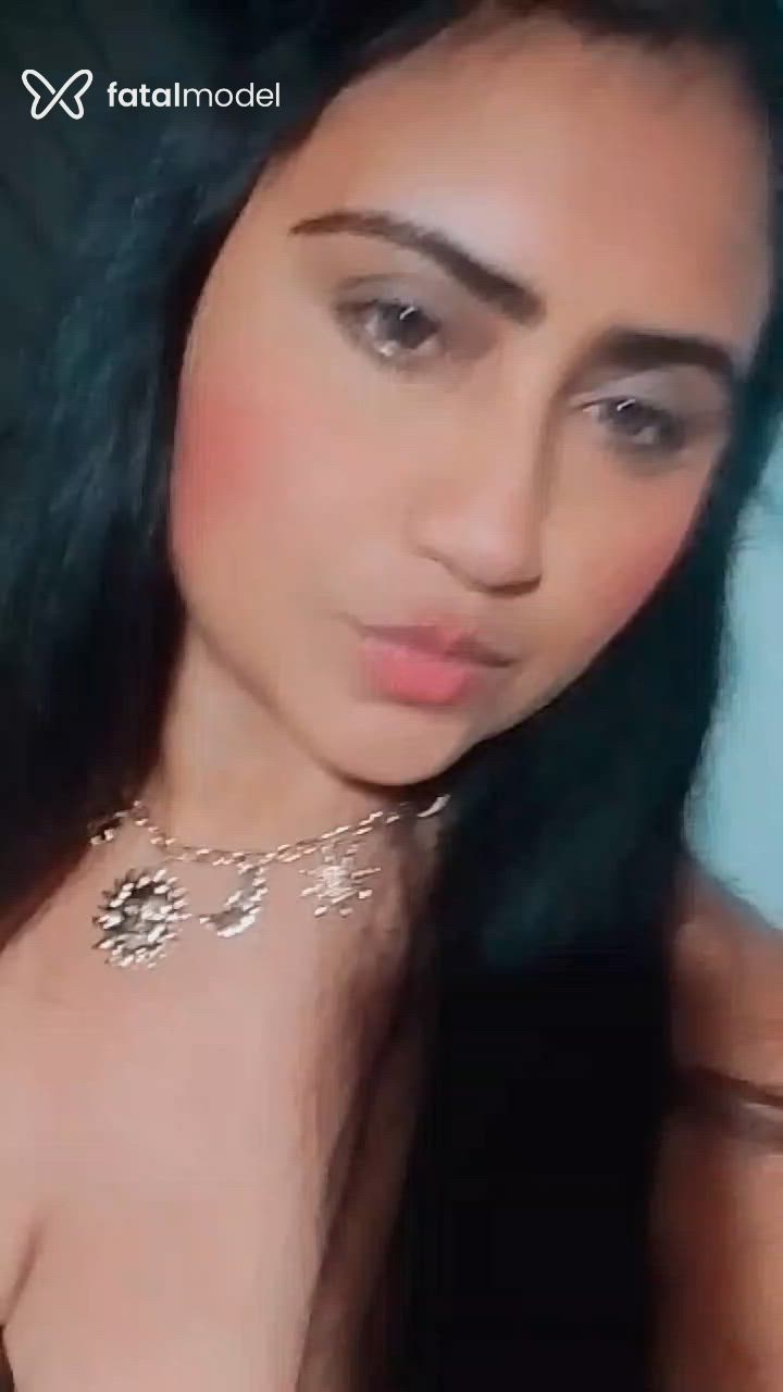 Acompanhante mulher com cabelo castanho de olhos mel - Mayumi