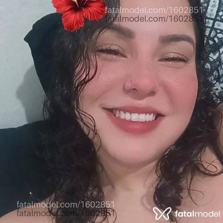 Acompanhante mulher morena (o) de olhos castanhos - Morenagbi