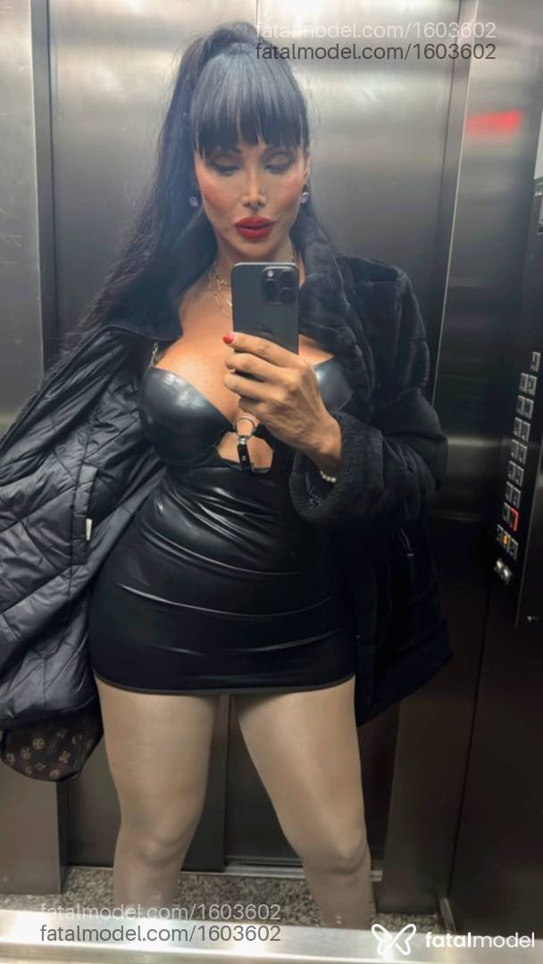 Acompanhante mulher trans com cabelo castanho de olhos castanhos em Anápolis Acompanhante mulher trans com cabelo castanho de olhos castanhos em Anápolis - Chelsea